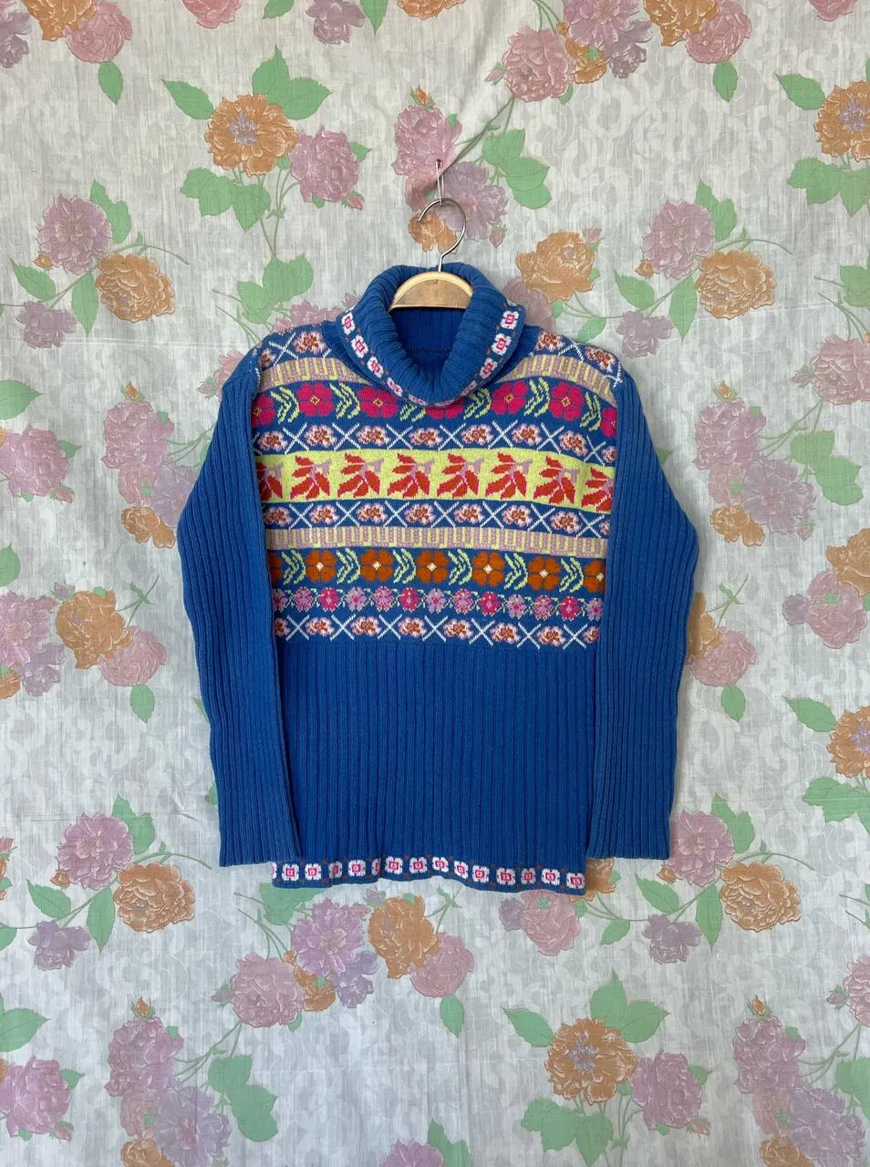 90's Printed Turtle Neck Sweater