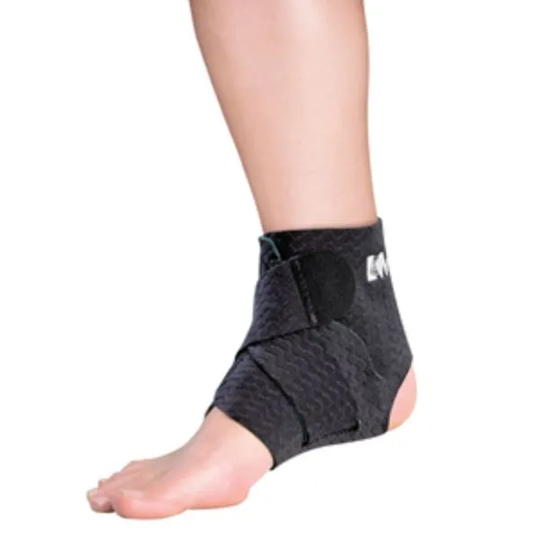 MUELLER - Green Adjustable Ankle Brace